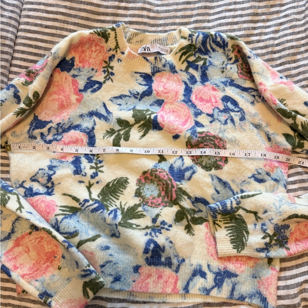 Zara Multicolor Floral Sweater
